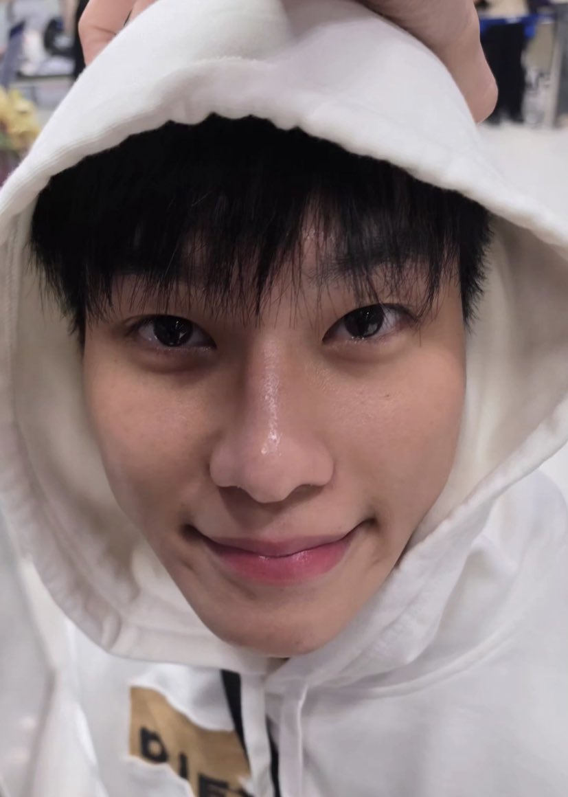 eonyaw *' `*: •☆ εїз tweet media