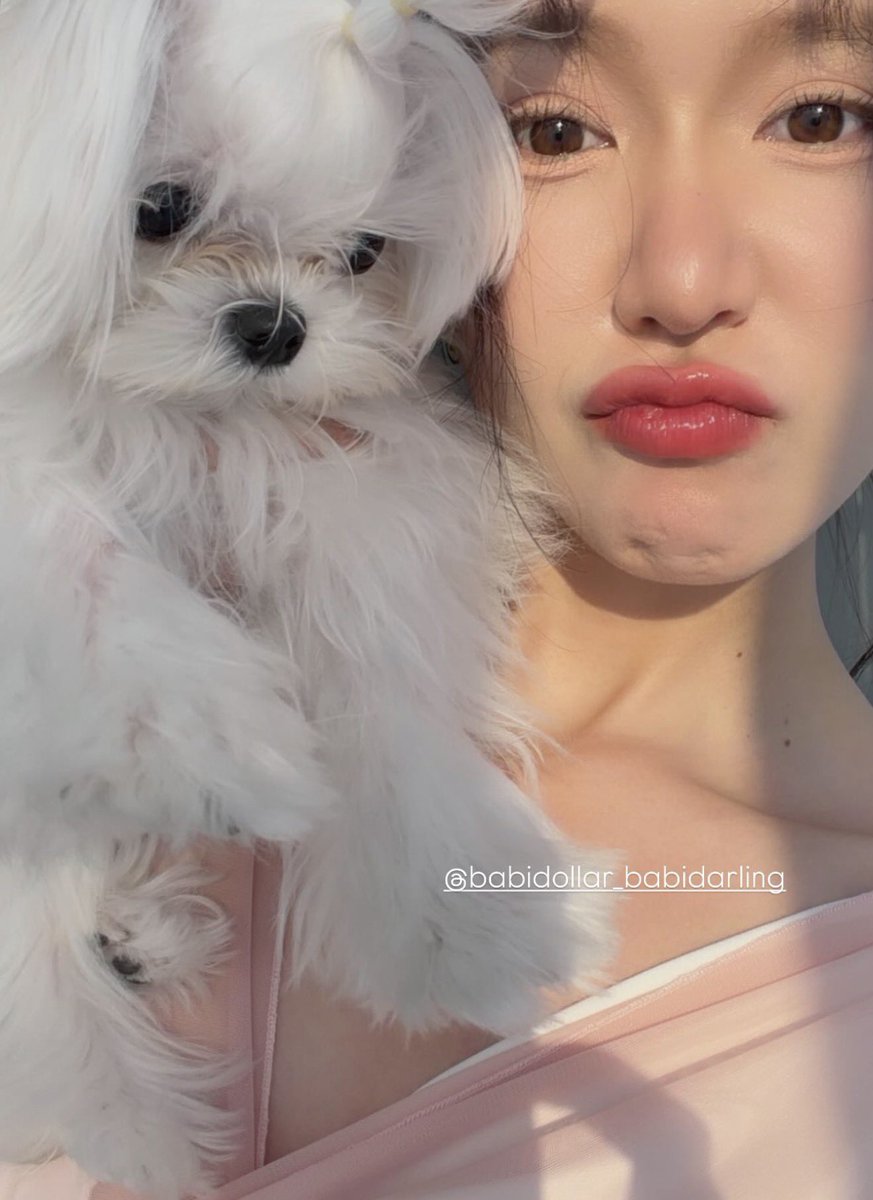 rjnanana22's tweet image. I think they saw how crazy we were going from missing them, so they decided to post. 🤣

#Enjoyyotdr
#JuneNannirin
#EnjoyJune