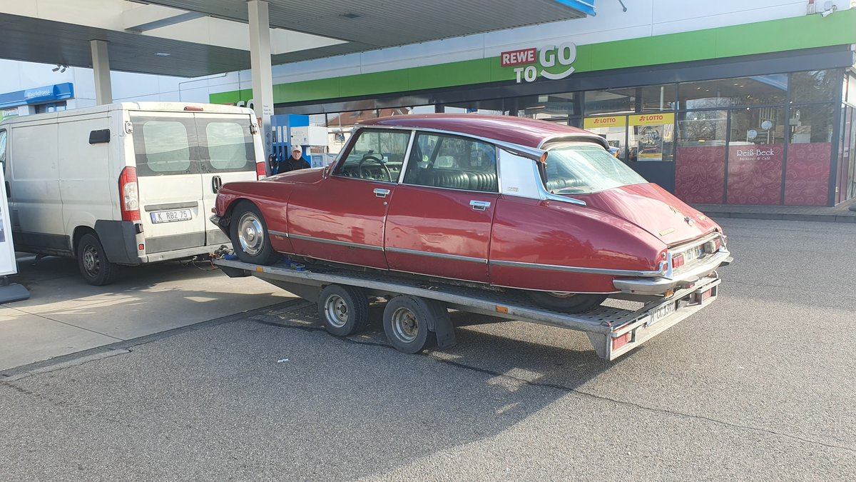 StillAliveCars's tweet image. #TrailerTuesday with #Citroen DS