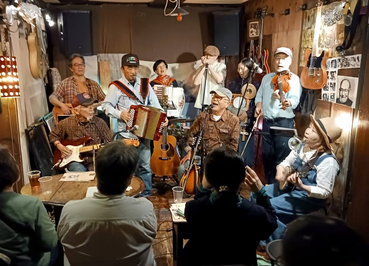 Tiny Jug Stompers tweet media