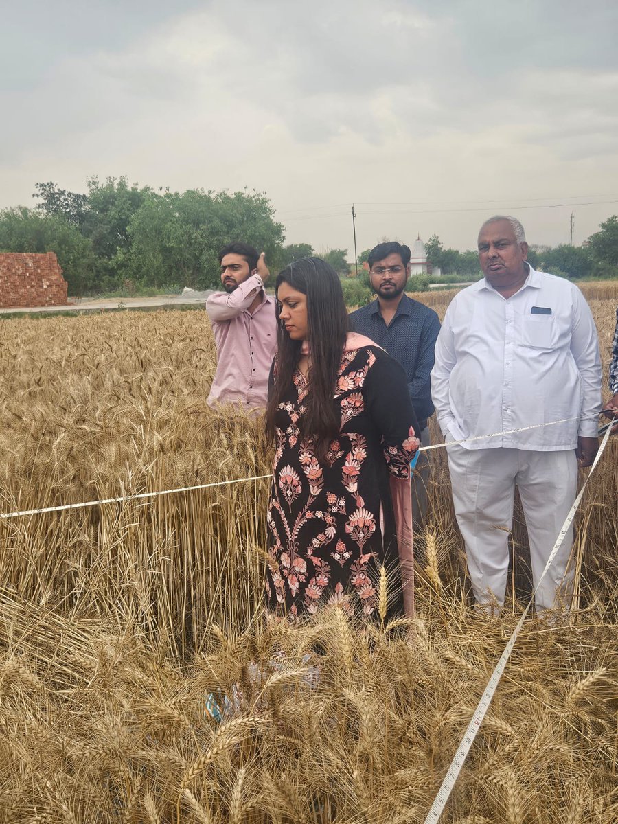 Medha Roopam tweet media