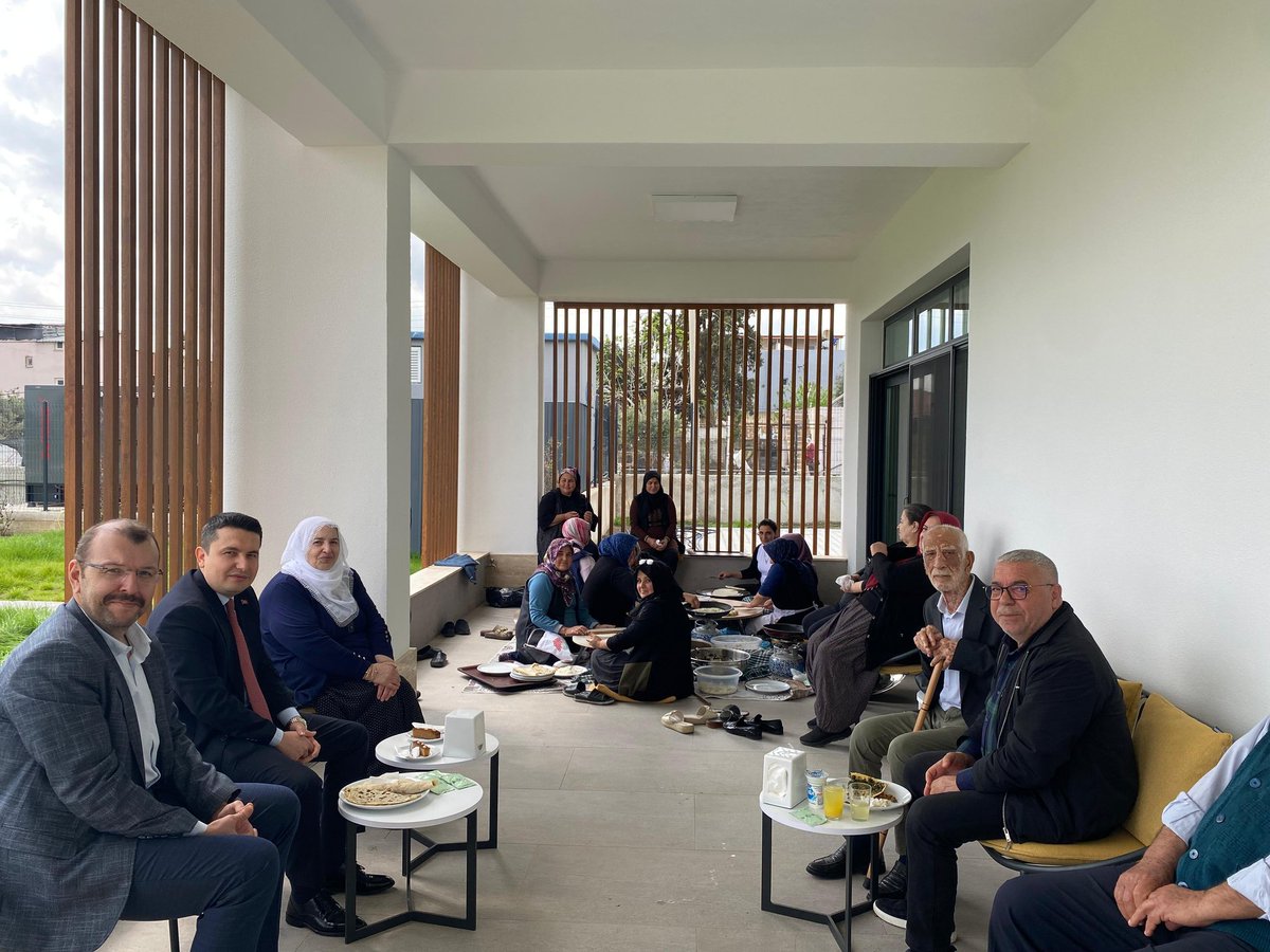 ImamogluKay's tweet photo. Kaymakamımız Sn. Osman ŞAHİN, İlçemiz Karsantılı Hasan Huzurevi Yaşlı Bakım ve Rehabilitasyon merkezini ziyaret ederek huzurevi sakinlerimizle bir araya geldi. https://t.co/9mULNiYtXJ
