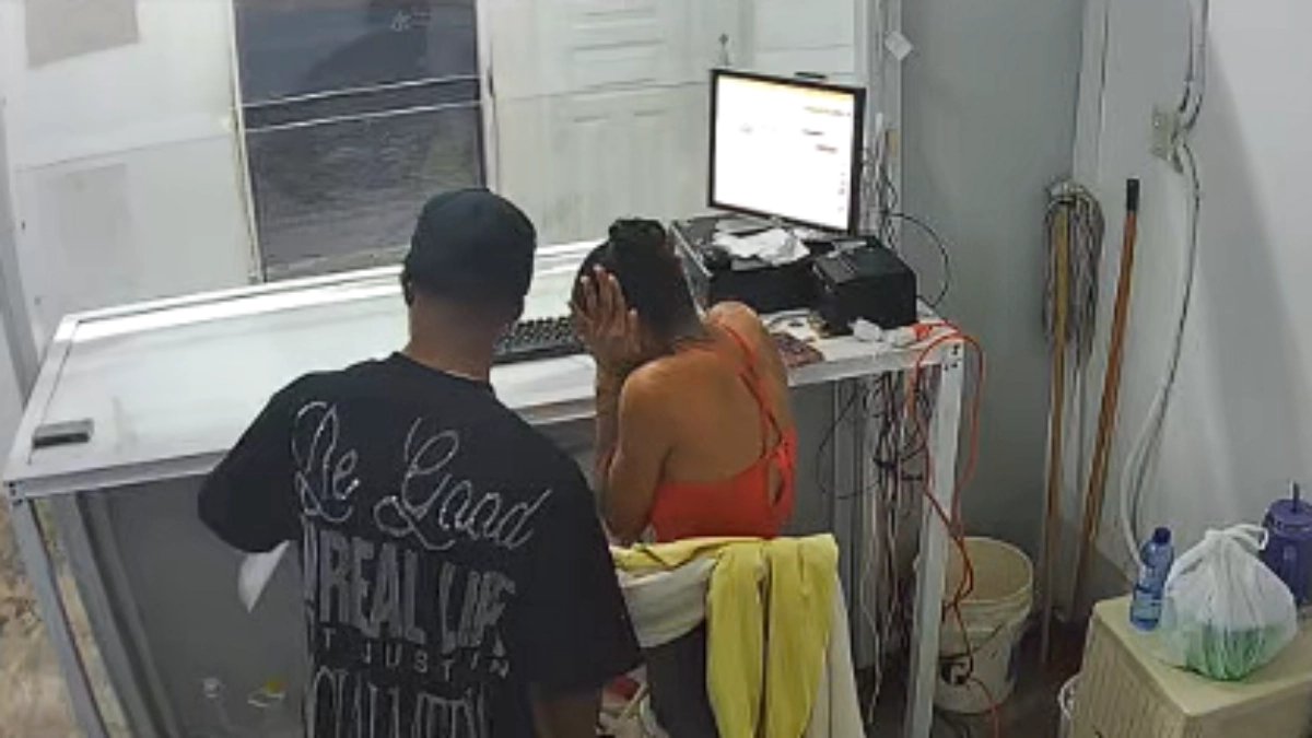 SIN24Horas's tweet image. Doble asalto en Cotuí: individuos armados roban barbería y banca #NoticiasSIN #Cotuí 

Detalles en: noticiassin.com/pais/sucesos/2…