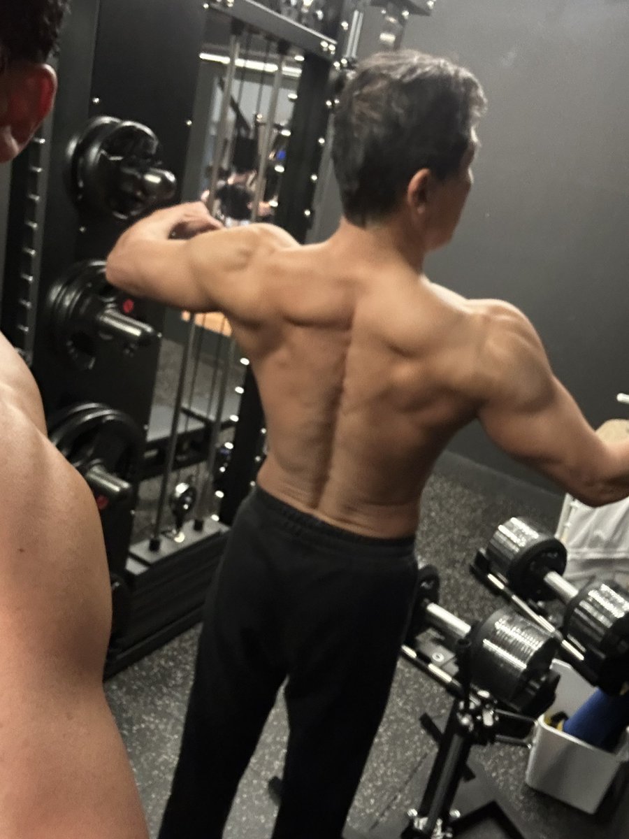 namatake08's tweet photo. D-46🔥
感じは悪くないけど体組成計の数値が変わらなくて⤵️
感触を信じていこう😅

#fitplace24西八王子 
#team_apf 
#valx 
#volix https://t.co/EXnXvY786Q