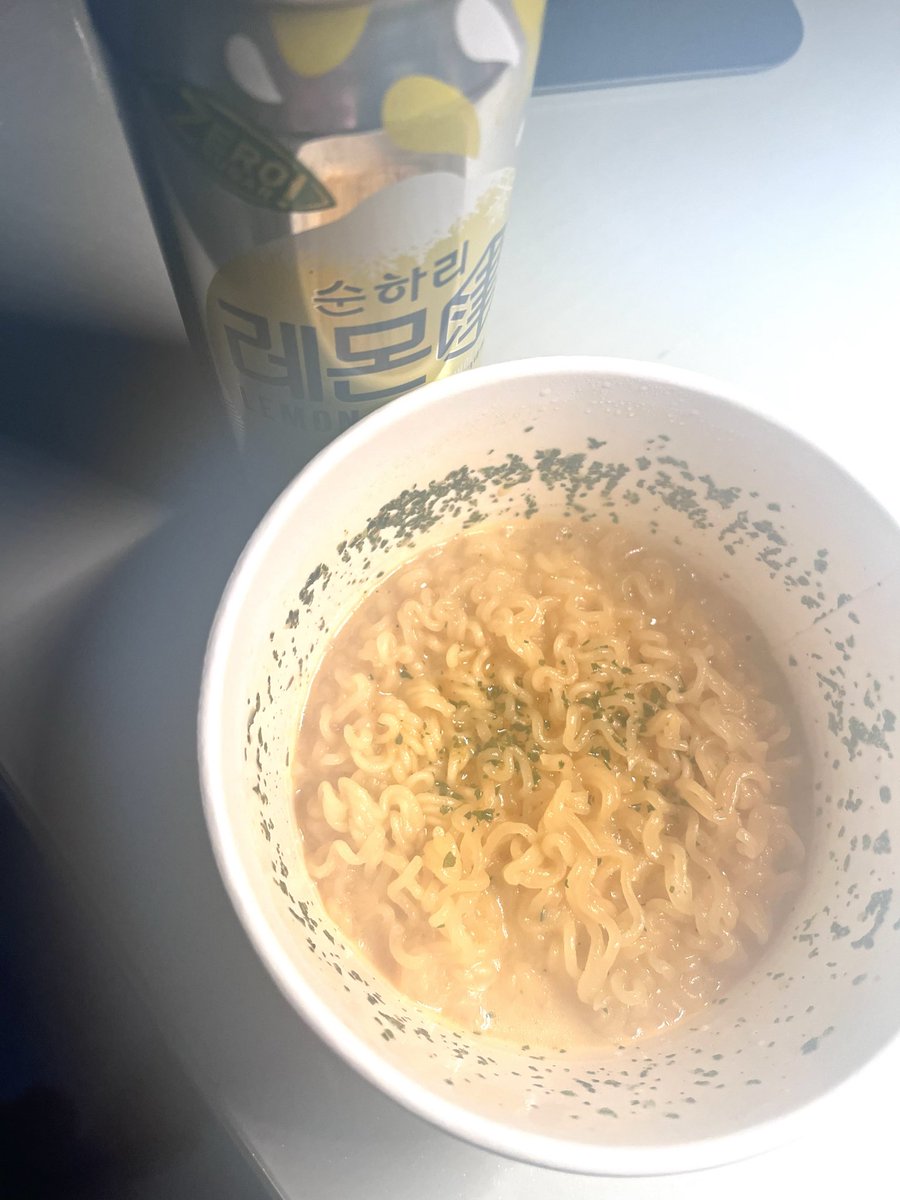 girl dinner tweet media