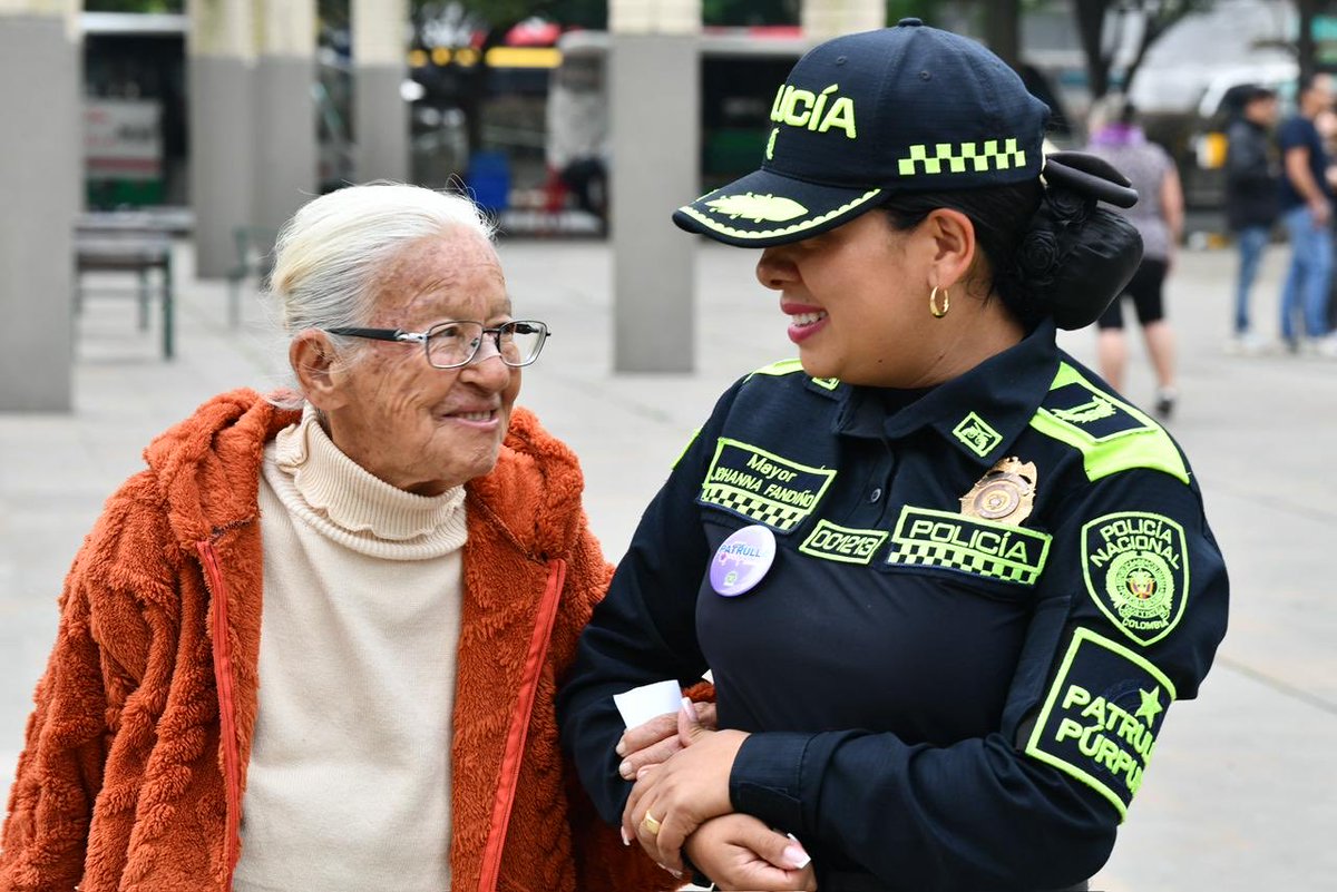 #FelizMartes 

Servir a la comunidad es nuestra razón de ser. 

Cada patrullaje y cada acción reflejan nuestro compromiso de proteger la vida, garantizar la convivencia y estar cerca de quienes más nos necesitan.

📞Denuncia cualquier hecho que afecte tu seguridad a la línea 123.