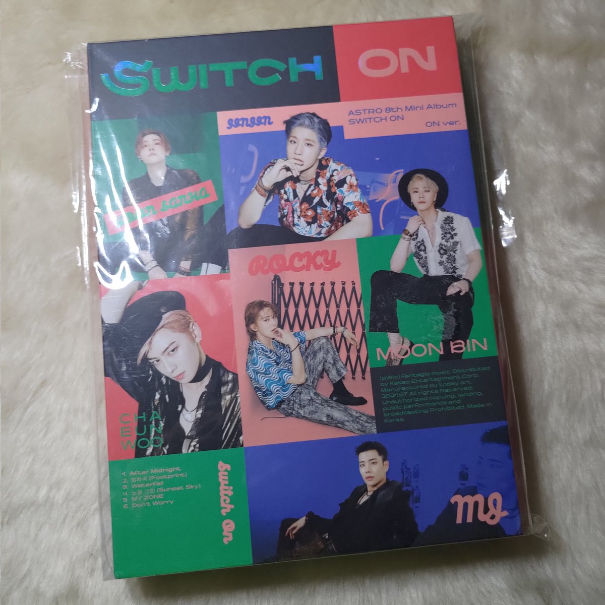 moonbbubu's tweet photo. hello, may interested ba if ipapa free claim or giveaway ko itong albums? just pay sf lang. complete inclusions lahat ng albums except pc. 

t. ive i am albums astro switch on photocard mj jinjin eunwoo moonbin rocky sanha wonyoung rei yujin leeseo liz ph only wts lfb https://t.co/cnoREugoTA