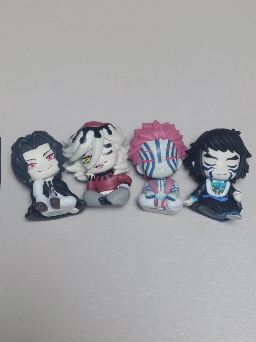 무잔님 어깨쿵 가챠 도착
실물파입니다.
진짜 귀여워..... 자신감 넘치는 최종보스 표정 잘 살렸습니다 우리 무잔님 귀엽다.