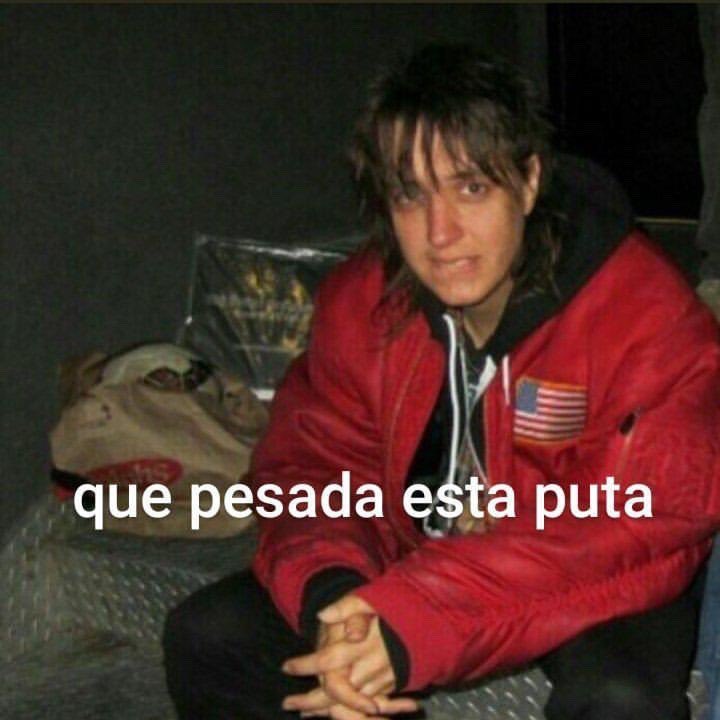 las personas q me rodean en estos proximos meses me van a tener q aguantar hablando de los strokes mas de lo normal