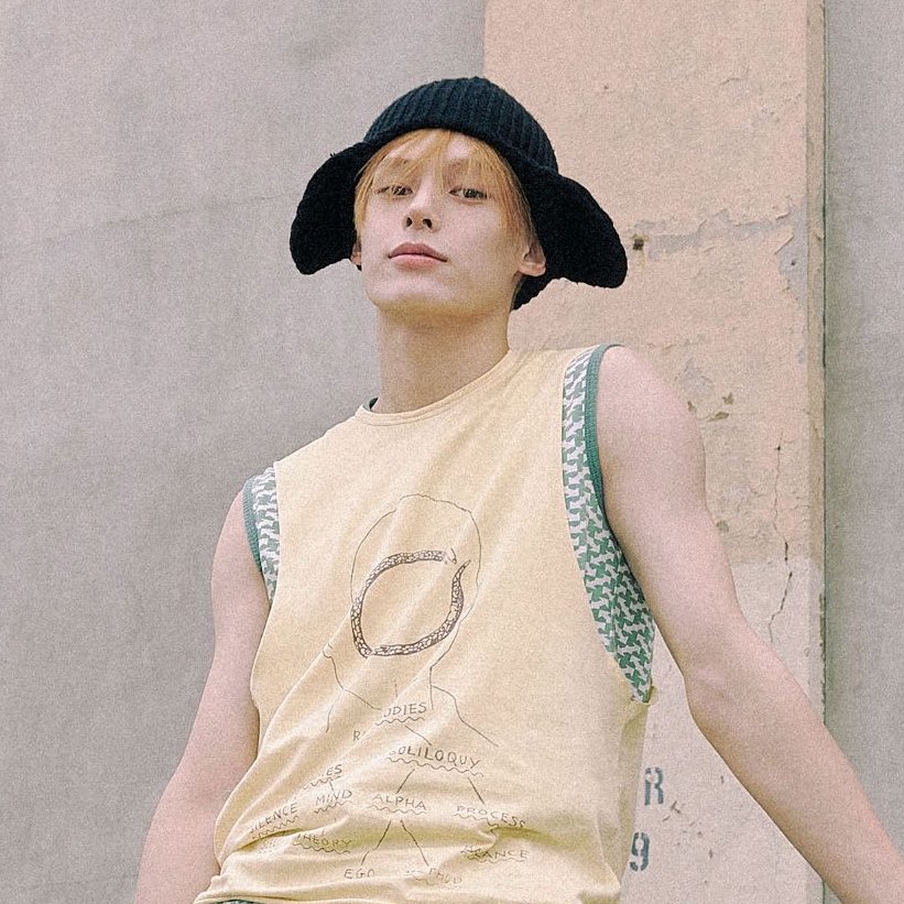 dailyjames tweet media