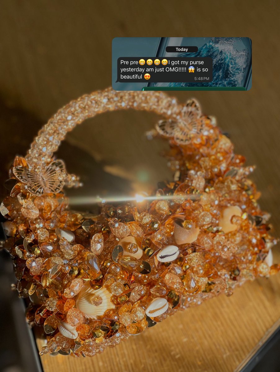 PrechgoldCrafts's tweet image. The bag I made.      &amp;amp;.   How it was styled 😍 #reviews