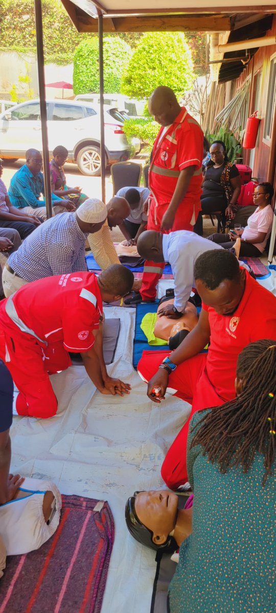 UgandaRedCross's tweet image. This is Day 1 of the ongoing First Aid training with the @ICRCUganda team at their Office in Kololo. This training is crucial in equipping participants with lifesaving skills, enhancing emergency preparedness, and strengthening their capacity to respond effectively in critical