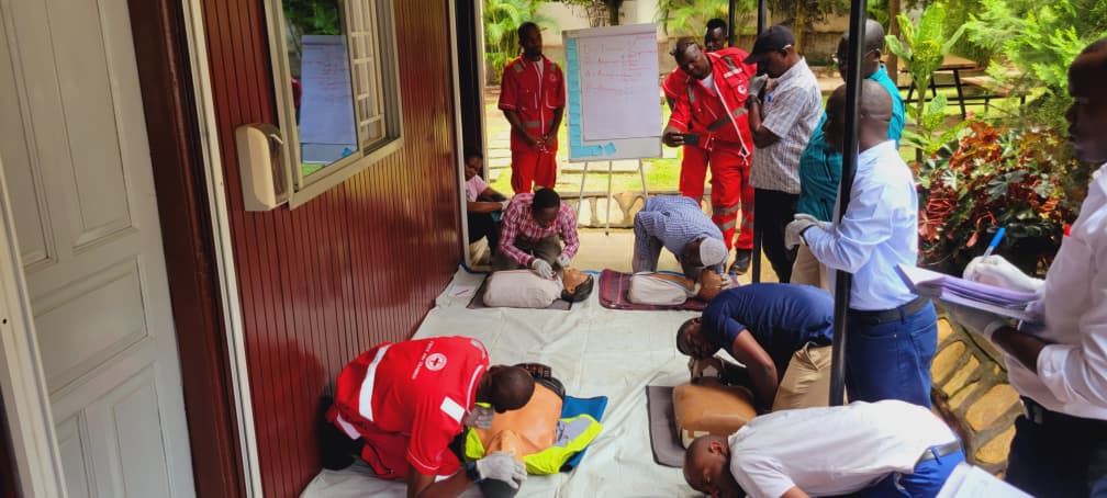UgandaRedCross's tweet image. This is Day 1 of the ongoing First Aid training with the @ICRCUganda team at their Office in Kololo. This training is crucial in equipping participants with lifesaving skills, enhancing emergency preparedness, and strengthening their capacity to respond effectively in critical