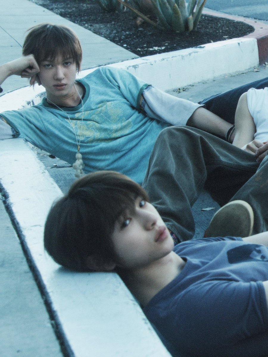 dont look at me tweet media