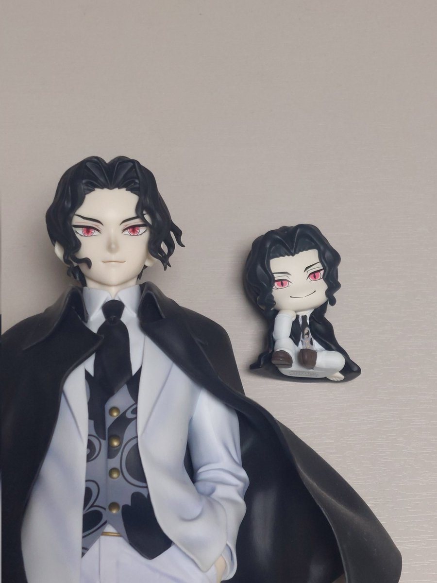 무잔님 정장피규어랑 두면 더 귀엽다