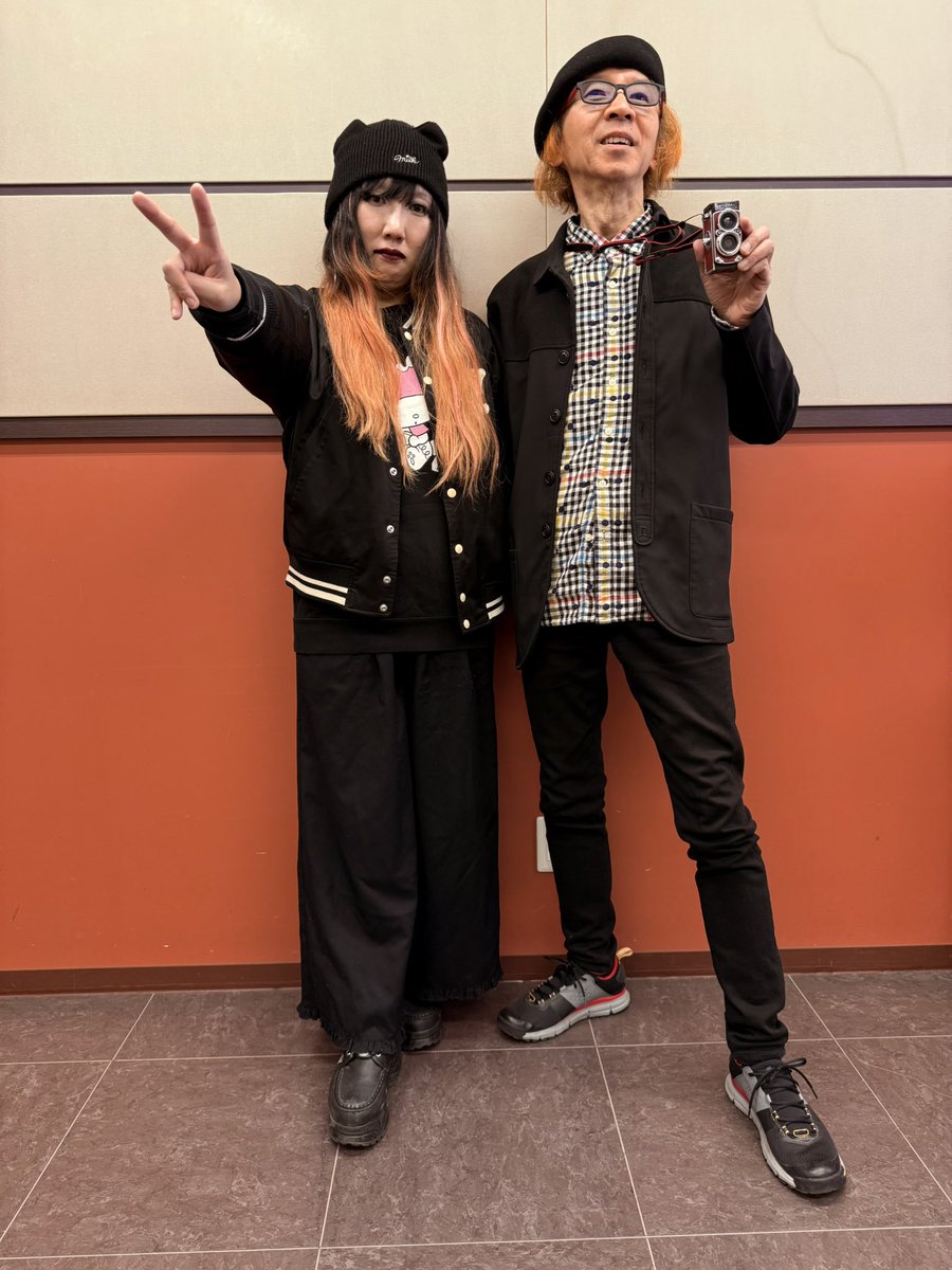 encorewat's tweet image. 本日のレッスン終了🪗  #トイカメラ で生徒さん達をパチリ❗️なんと動画も撮れたりして❣️😁

Today's lesson is over.🪗  I took some photos of the students with my #toycamera❗️It can even take videos❣️😁

#渡辺邦孝 #KunitakaWatanabe #Chuzhao #クロミ #Kuromi #デスクリムゾン #アクション