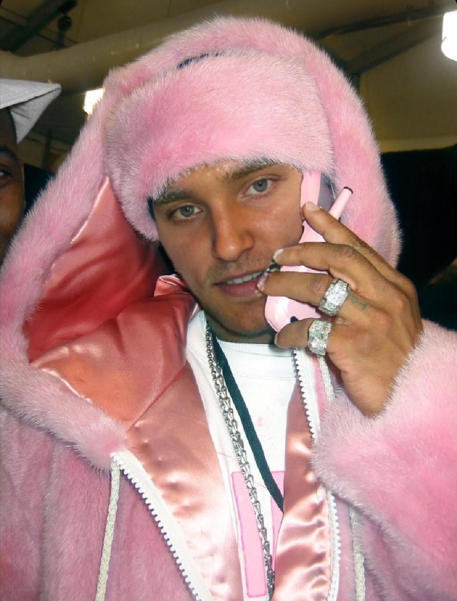 ᴄᴏʟᴇ tweet media