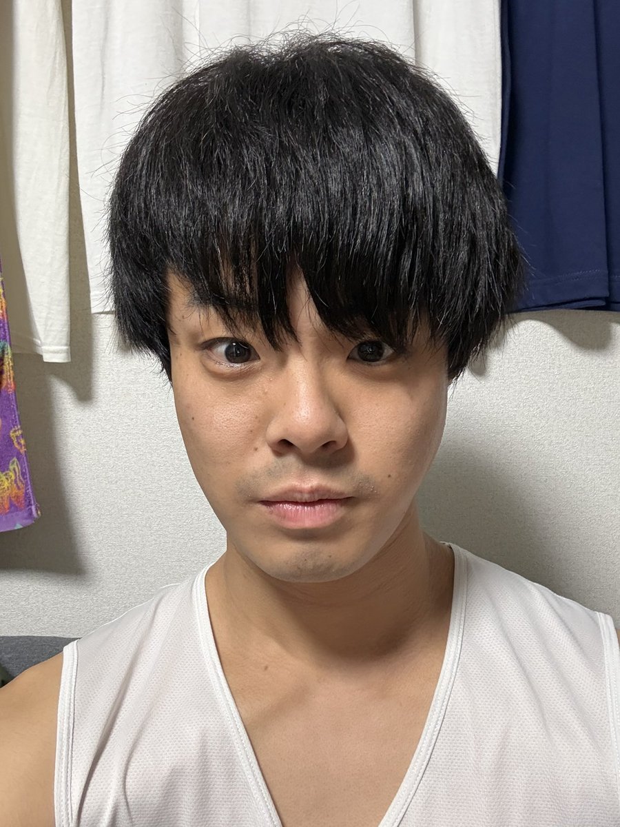 tomo_552's tweet photo. 坊主記録355〜358日目🧑‍🦲
4月2日〜4月5日

もう髪の毛を切らなければ、、
癖っ毛で帽子ばっかり生活になってる笑笑

#坊主記録　#坊主
#坊主ではない https://t.co/PbASEDRHEa