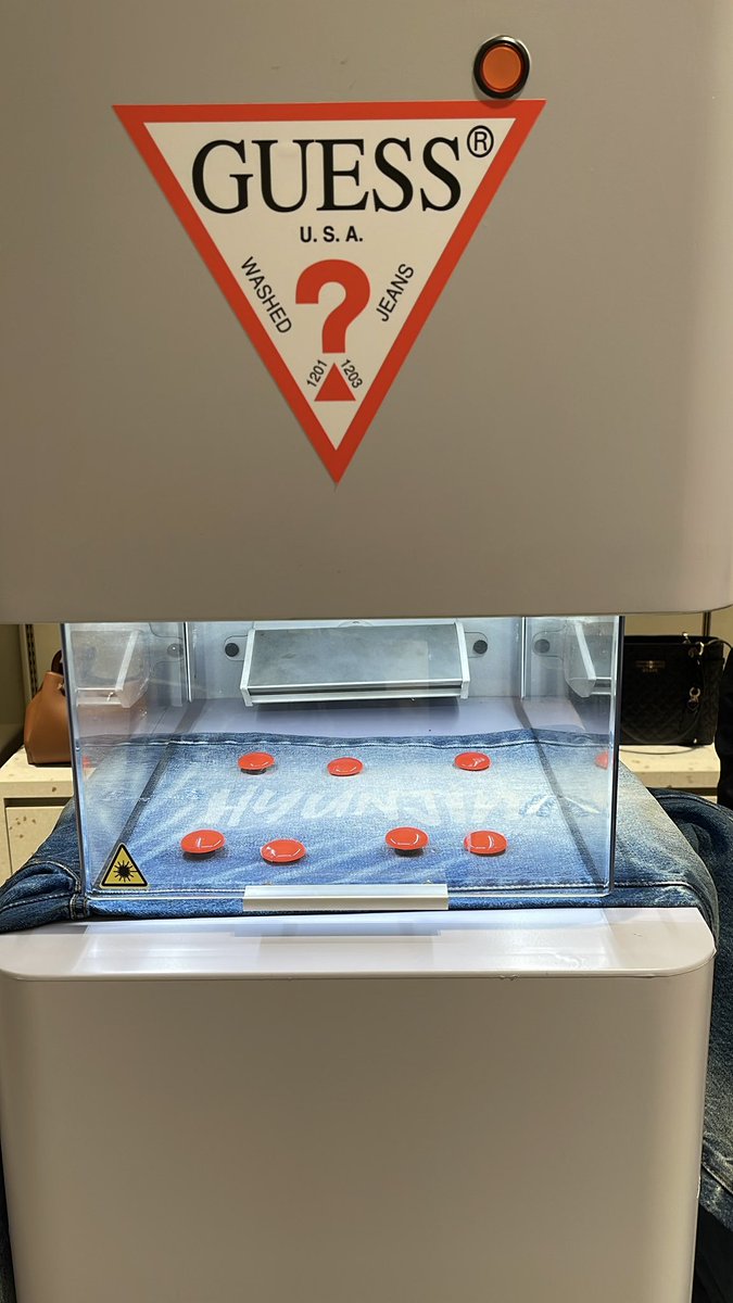 Hyunjinnn ♡ 𝟴 tweet media