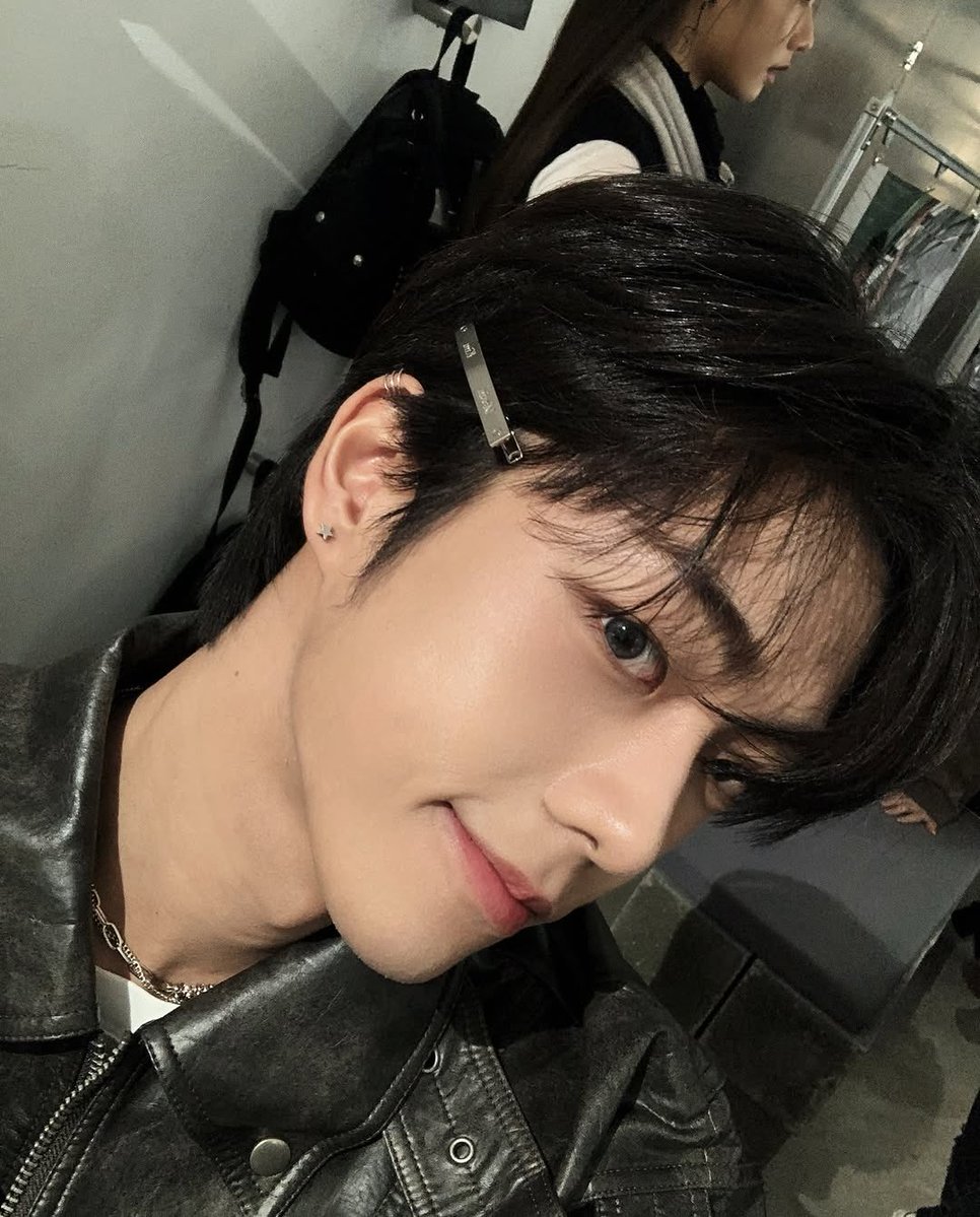 nora💗🪝 tweet media