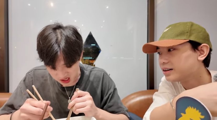 ayyy ୨ৎ tweet media