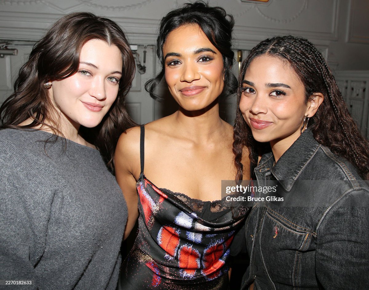 bestofsupriya's tweet photo. Isa Briones, Supriya Ganesh and Laetitia Hollard at the opening night of ‘Becky Shaw’ ❤️❤️ https://t.co/iYP2ECC8G1