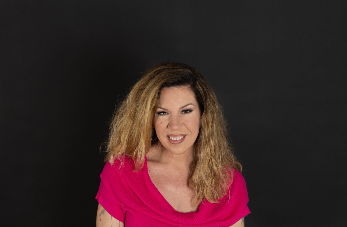 RegalHouse1's tweet image. Join us this Saturday, April 11, at Elephant Ear Books from 12 - 1 pm. Megan A. Schikora will be signing copies of A WOMAN IN PINK. #shoplocal elephantearbooks.com/events