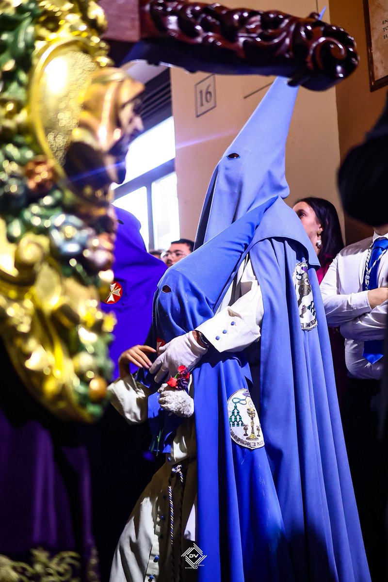 blogalcompass's tweet photo. Antes de irme.. 

Momentos de la Entrada de @HdadSanEsteban en la #SsantaSevilla26 
@AgrupacionVR https://t.co/IeEQcSaV3E