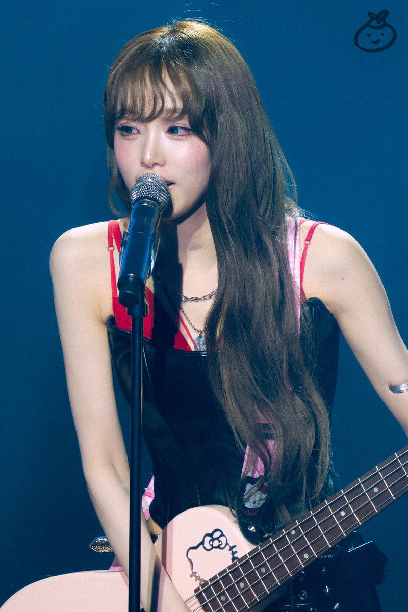 260404
🎸✨

#최예나 #예나 #YENA 
#YENA_LIVE_TOUR 
#잡힐듯말듯한_2세계 
#SoNear_YetSoFar_Another_Wo2ld