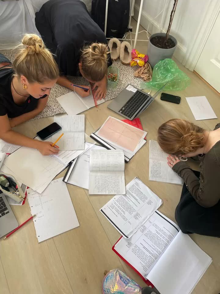 •☆• tweet media