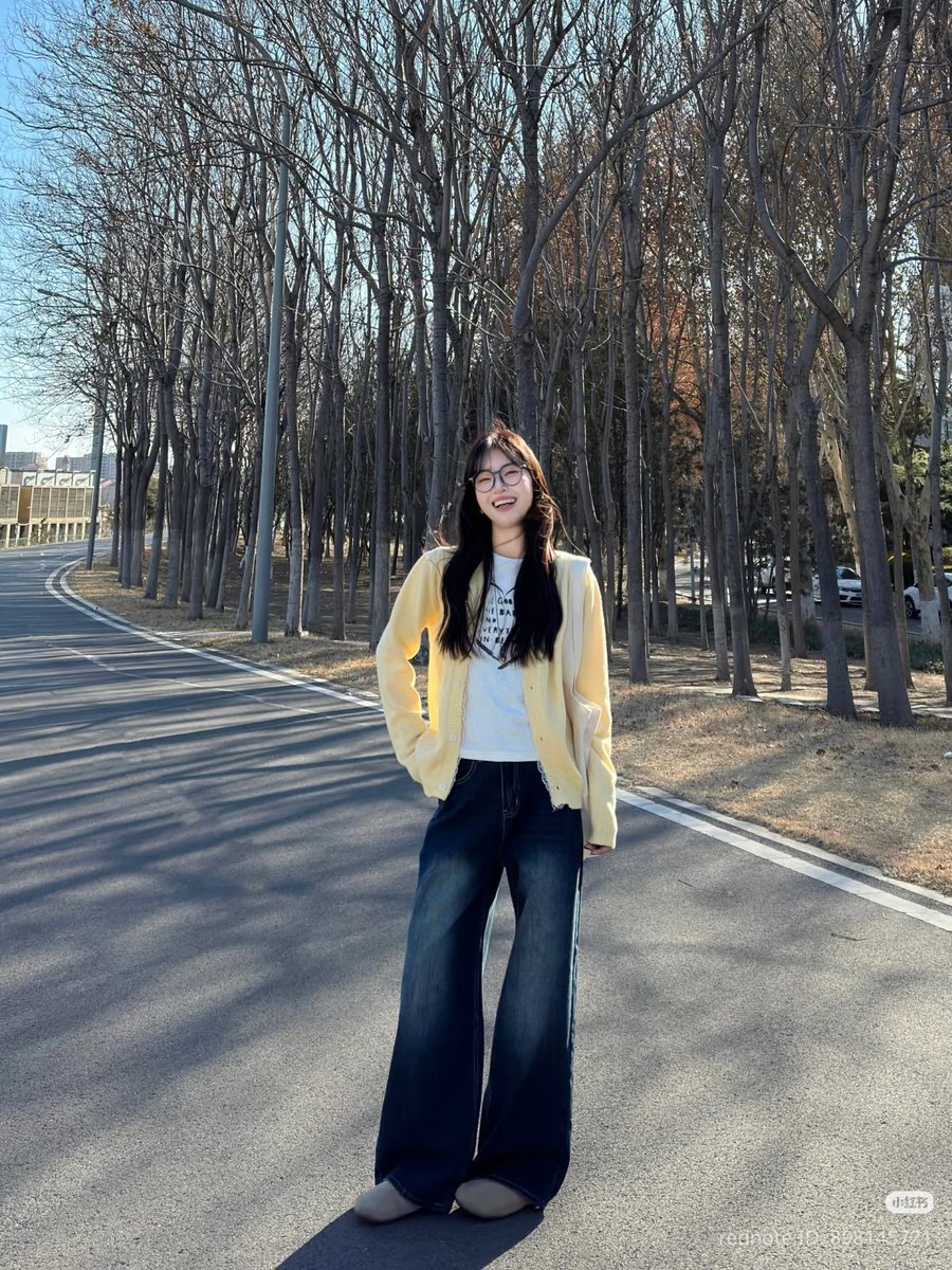 abtaruni's tweet photo. cardigan https://t.co/lb1En97Fdh
kaos https://t.co/956yWs2D32
jeans https://t.co/f2XHTdP9Rz
totebag https://t.co/tsiKym6ra0 https://t.co/knBX3MUaMr