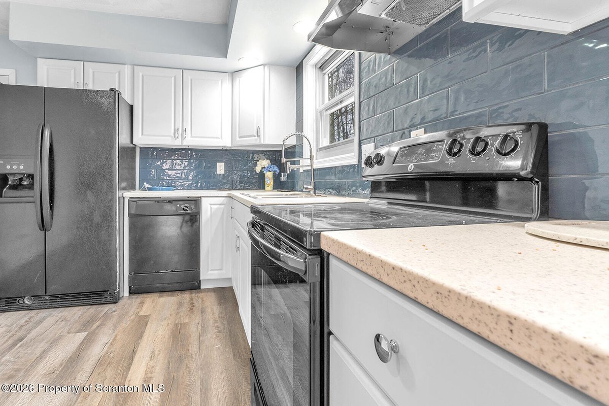 rjvanston1's tweet photo. 205 Ohara Road, Spring Brook Twp, PA, 18444
3 bed | 2 bath 1780 Sq. Ft.
Active | 399000
https://t.co/Z8pFdw92Wq
Well-maintained 3-bedroom home situated on 6.91 acres, accessible via a long private drive.The property features an oversized 2-car garage with a second floor for... https://t.co/RZXXA8Pfl0