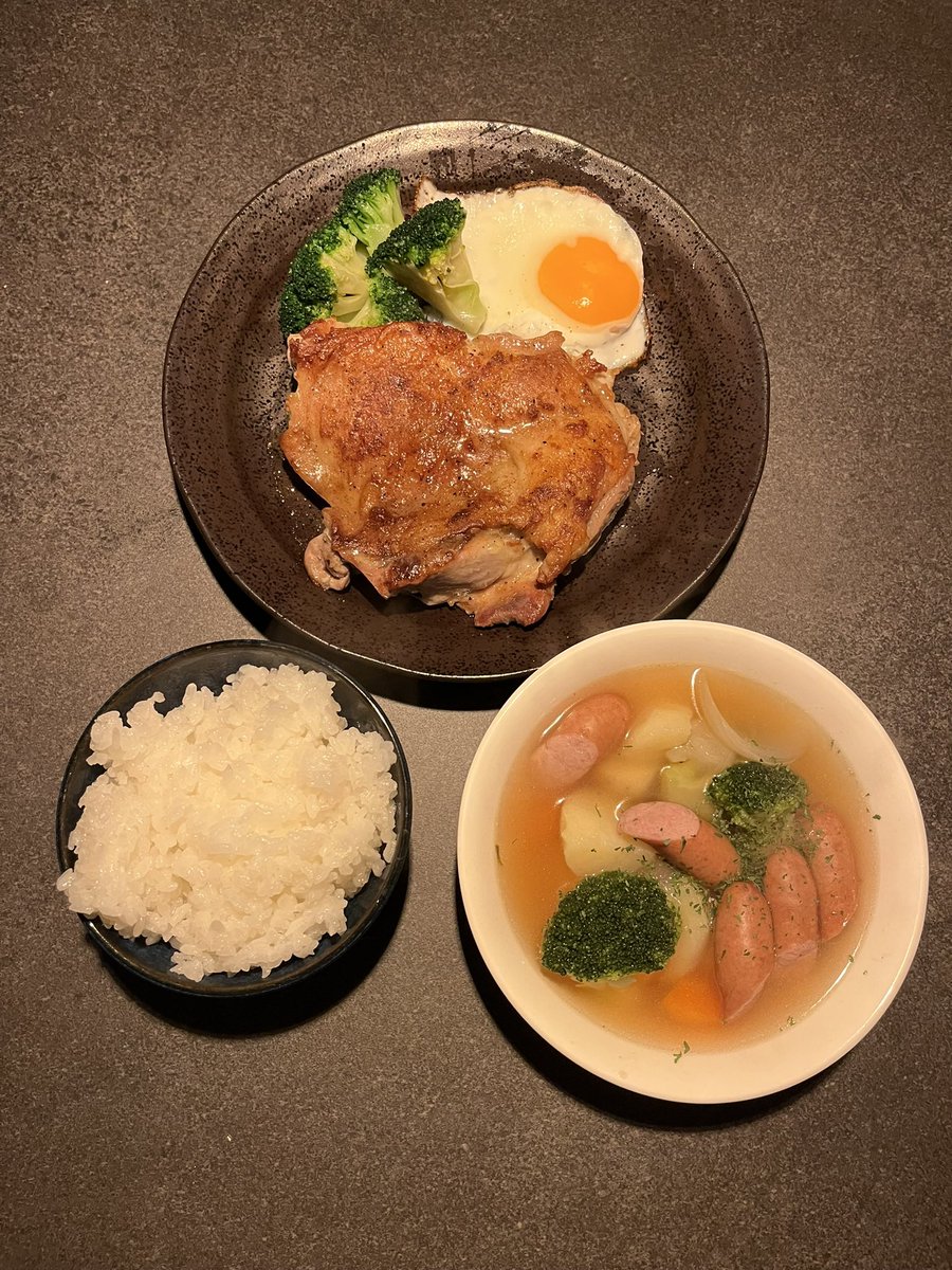 mbcbs_E's tweet photo. 昨日と今日の夜ご飯です。
お納めください。 https://t.co/Yrgr8IC9jv