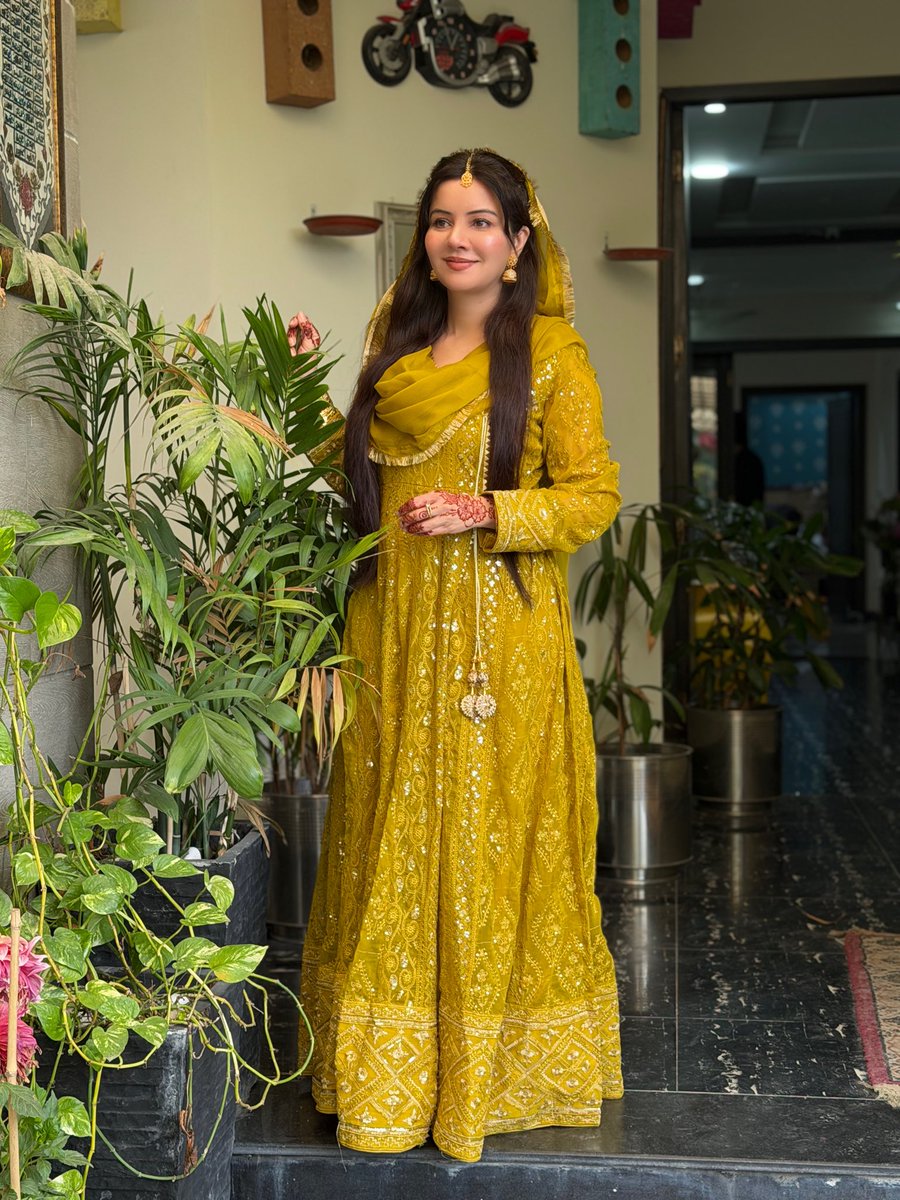 Rabipirzada's tweet image. "Learn to love yourself, and everything around you will start to shine 

#SelfLove #Confidence #HappyLife