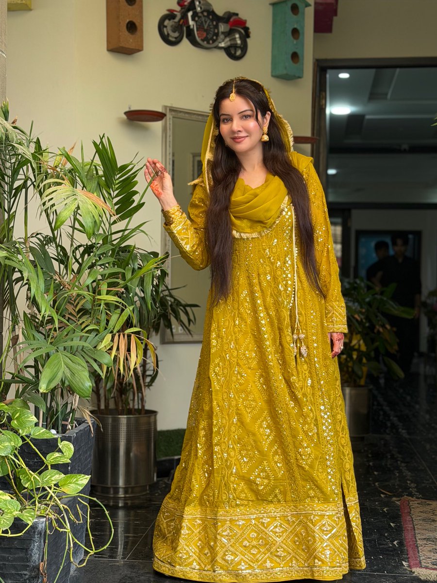 Rabipirzada's tweet image. "Learn to love yourself, and everything around you will start to shine 

#SelfLove #Confidence #HappyLife