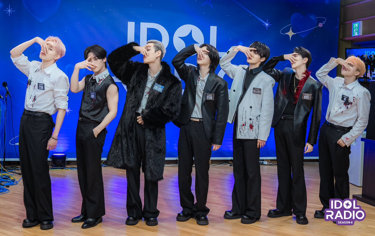 idolradiokorea's tweet image. [#아이돌라디오4 앨범 260406]

📸EP#212 DEAD MAN WALKING 하기 딱 좋은 날이야😈 올아워즈와 함께❣️ (DJ 에릭)

올아워즈는 진심이다
무대를 향한 열정
미닛을 향한 사랑
그리고.. 내 멤버와의 눈빛 교환❣️

@ALL_H_OURS

#MBC #IDOLRADIO #아이돌라디오 #ALL_H_OURS #올아워즈