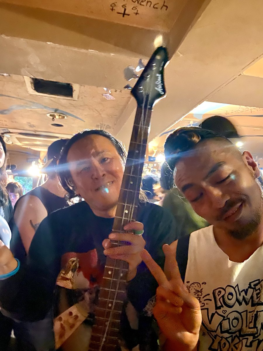 ス̶̬̲̙̪͒̋̓̉͢͝奇̷̜͍̥̱̏̄͗̒͜͝ゾ҉̧̛̗̙̤̅̊̈́̿̒ tweet media