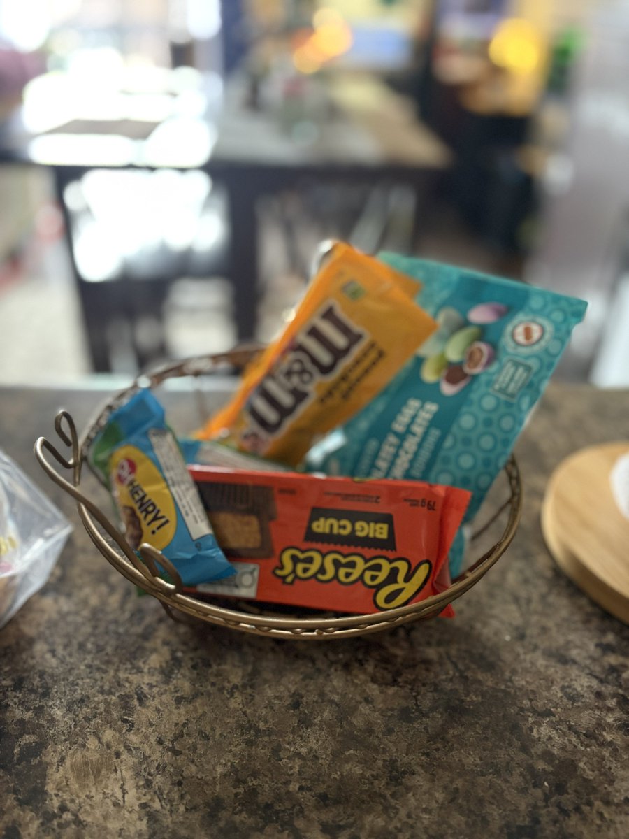 dawn_kimmy_nl's tweet image. Easter basket on a discount. I went with a friend on an Easter egg hunt after volunteering last night! 

#eastergifts