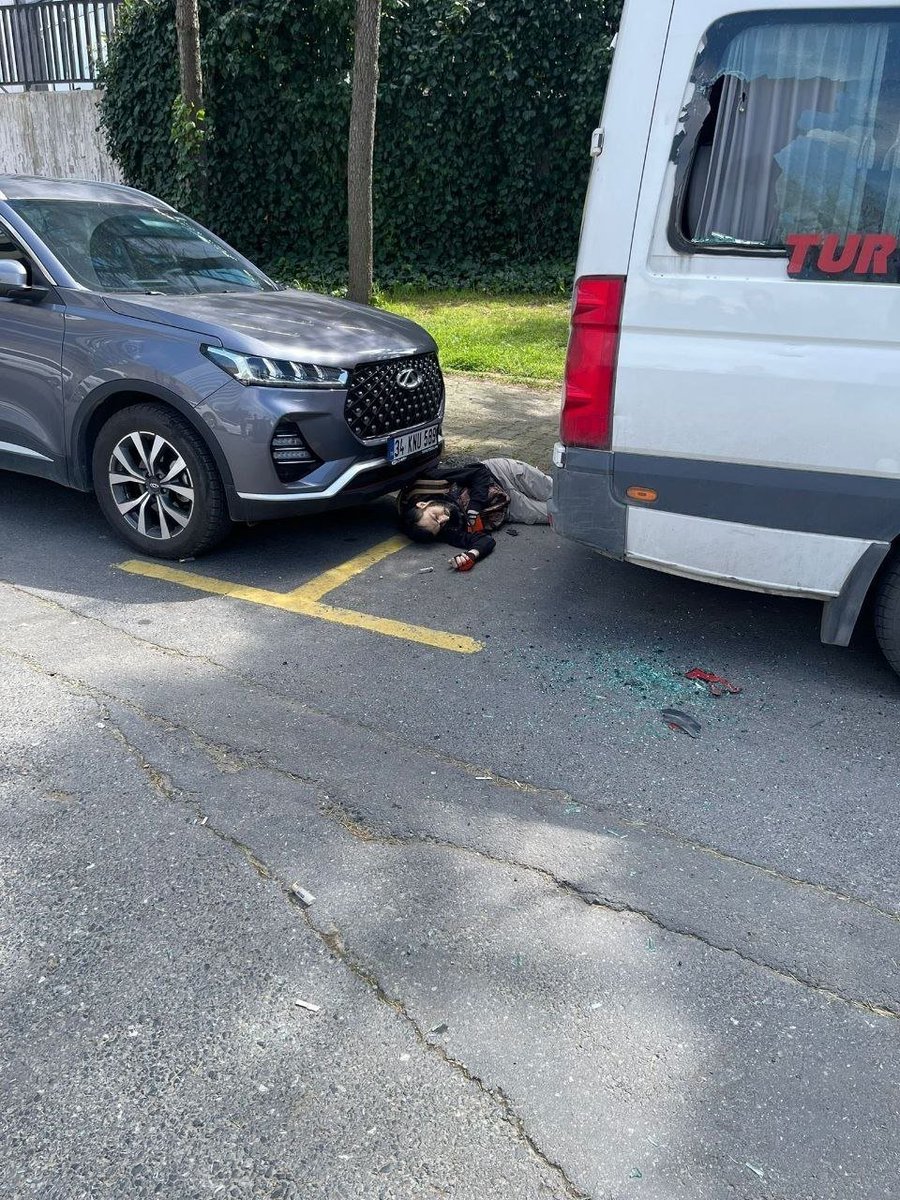 Kiraguri254's tweet image. 🇹🇷🇮🇱⚡️Shooting incident at the Israeli consulate in Istanbul, Turkey. Three people reportedly dead, including two of the attackers.