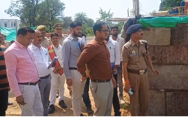 bstvlive's tweet photo. चित्रकूट : DM-SP ने किया औचक निरीक्षण
➡निर्माणाधीन संकुल भवन का निरीक्षण
➡डीएम ने समयबद्धता पर दिए निर्देश
➡4.84 करोड़ की लागत हो रहा निर्माण
#Chitrakoot #BuildingInspection #DMSPReview @ChitrakootDm https://t.co/8CVe5AuS6a