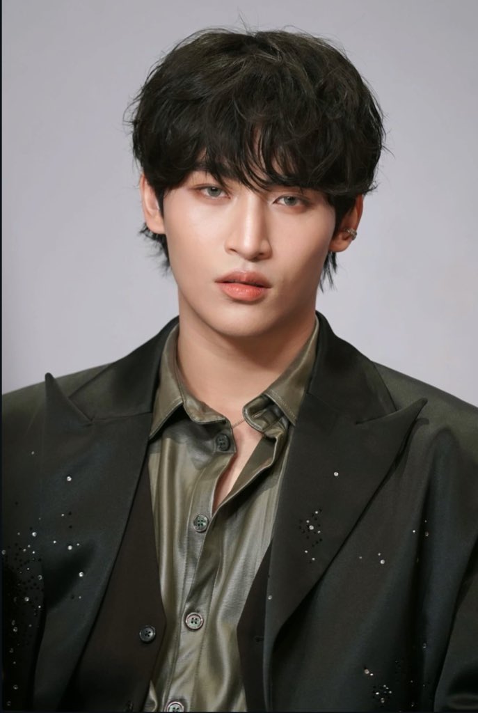 kk l UNorth’s divorce certificate l tweet media