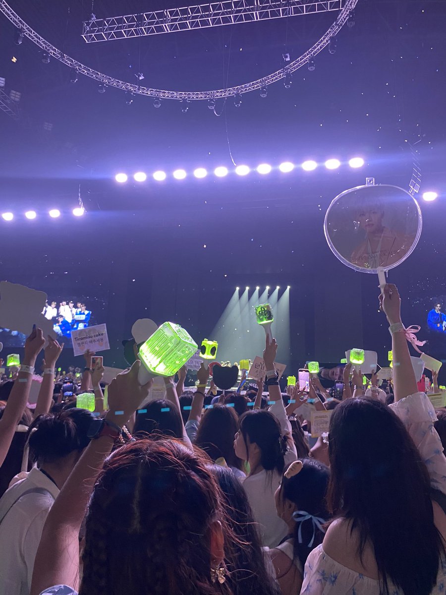 chenle oomf tweet media