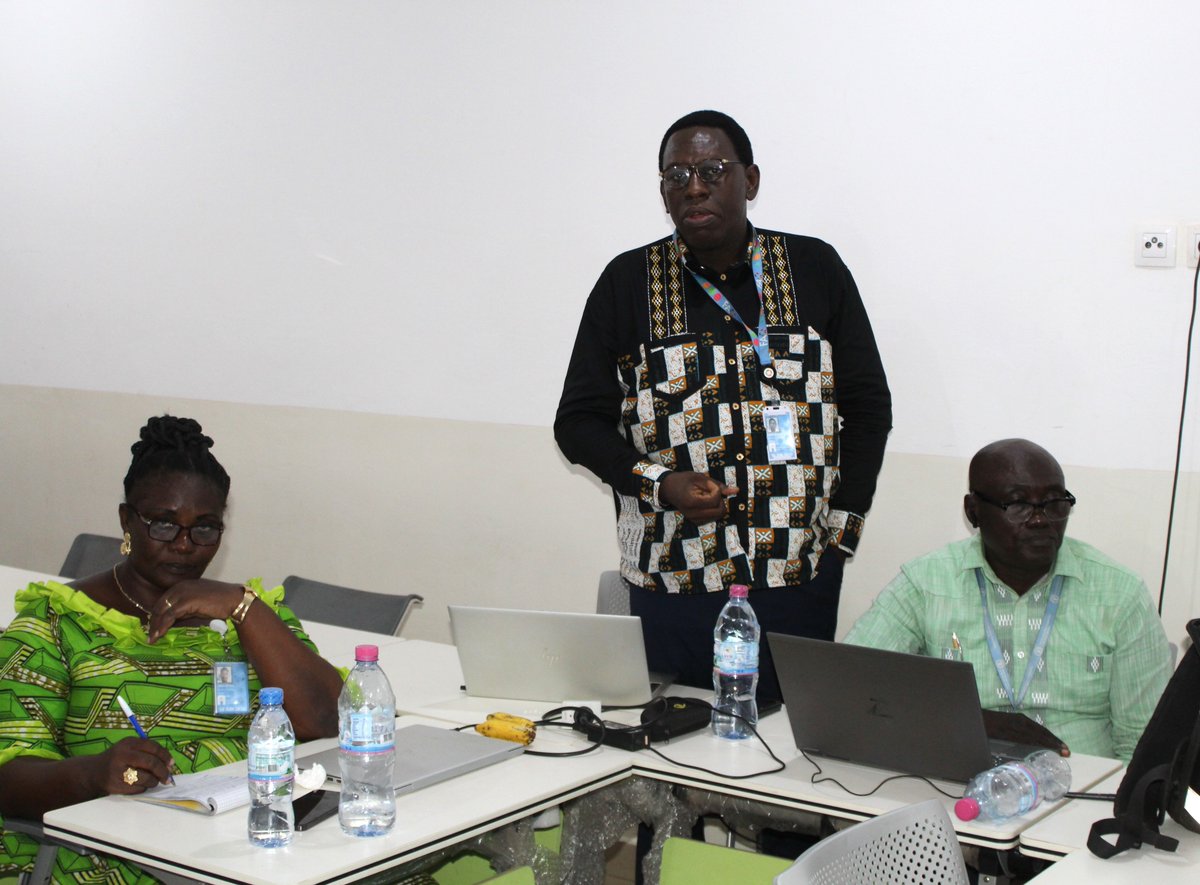 FAOCentrafrique's tweet photo. Clôture à Bangui🇨🇫 de la 6e réunion du comité de pilotage du #Projet_TRI.
 ➡️Sr base des résultats et défis présentés, des orientations st données pr accélérer les activités et assurer la durabilité des acquis. Projet financé par le @GEF pr la restauration des paysages et forêts. https://t.co/CQNqhhmlEA