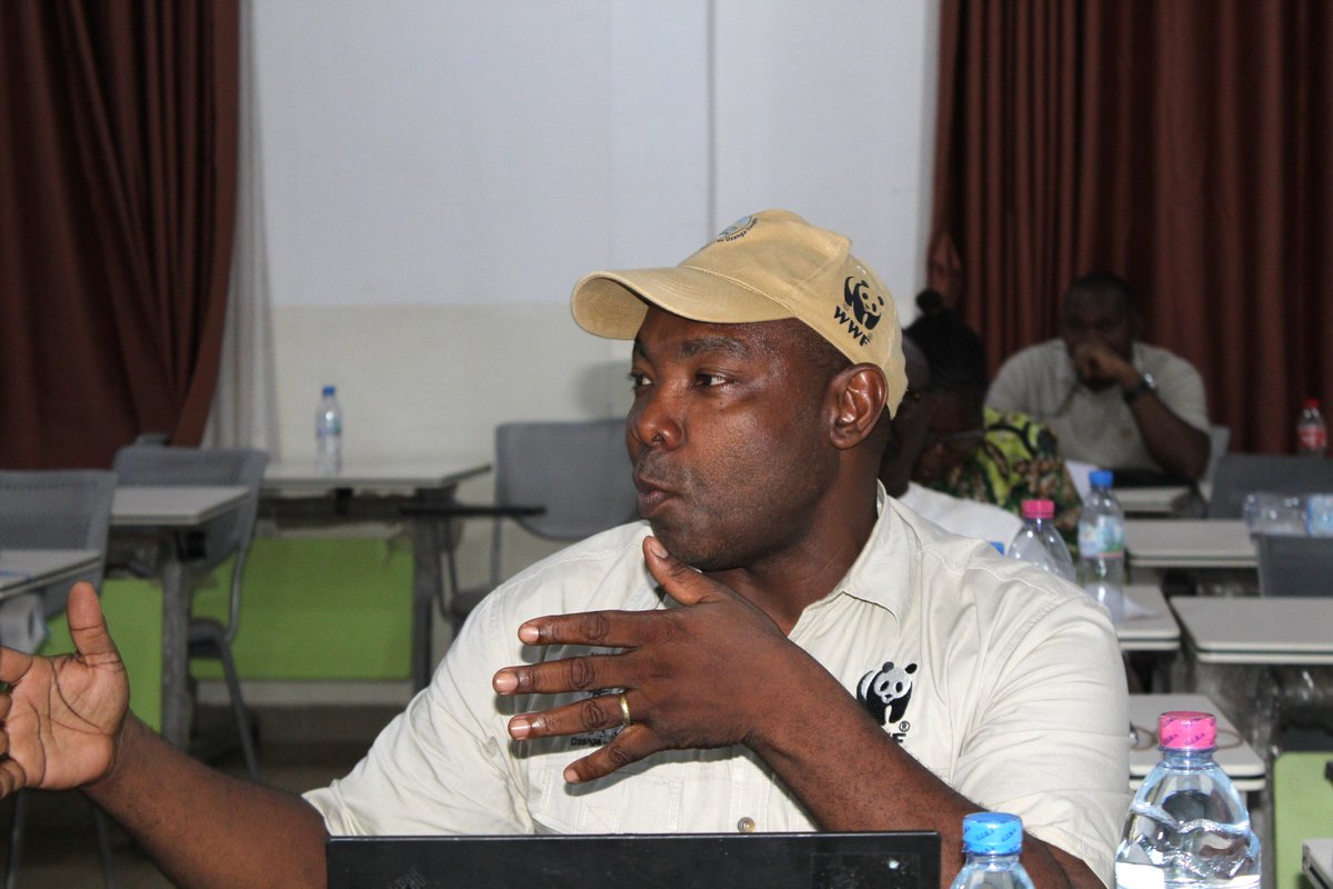 FAOCentrafrique's tweet photo. Clôture à Bangui🇨🇫 de la 6e réunion du comité de pilotage du #Projet_TRI.
 ➡️Sr base des résultats et défis présentés, des orientations st données pr accélérer les activités et assurer la durabilité des acquis. Projet financé par le @GEF pr la restauration des paysages et forêts. https://t.co/CQNqhhmlEA