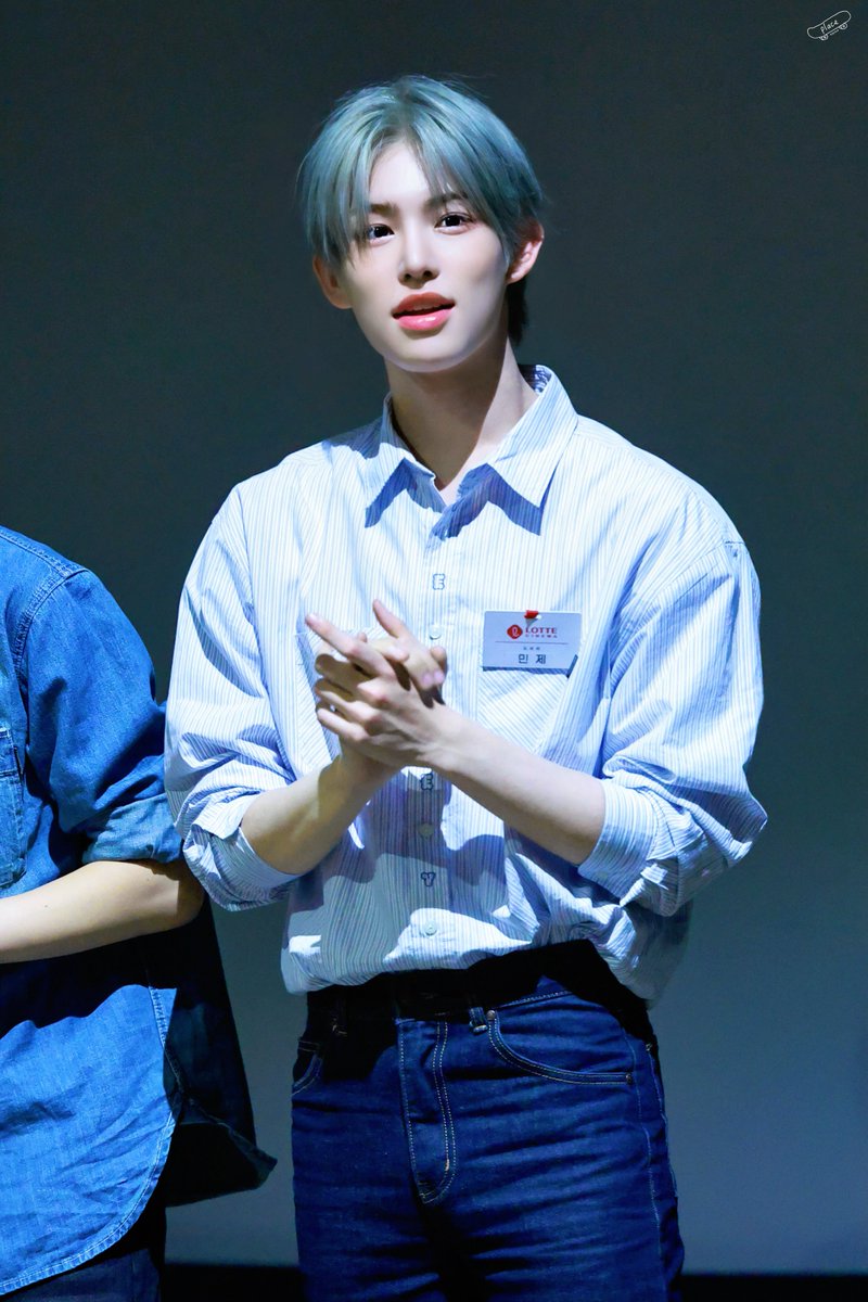 𝗽𝗹𝗮𝗰𝗲 tweet media