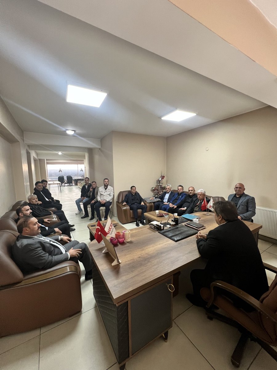 OndilKenan's tweet photo. Urartu Kalkınma Sivil Toplum ve Diyalog Derneği Başkanı ve aynı zamanda yönetim kurulu üyemiz Mehmet Nuri Kıpçak’ı makamında ziyaret ettik. İlgi ve alakalarından dolayı kendilerine teşekkür ediyor, çalışmalarında başarılar diliyorum.
@Akparti 
@abuyukgumus 
@MustafaAlkayis 
@ArvasAbdulahat 
@Recep_ayd25