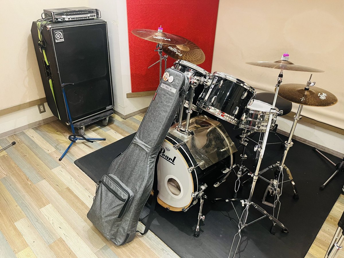 kawaatsushi's tweet photo. 皆さん新曲 E7聴いてくれてありがとう
アルバム制作も順調です
疲れたから曲やろーって事で8曲くらいやったかな
#マシリト https://t.co/GHvI00xWy6