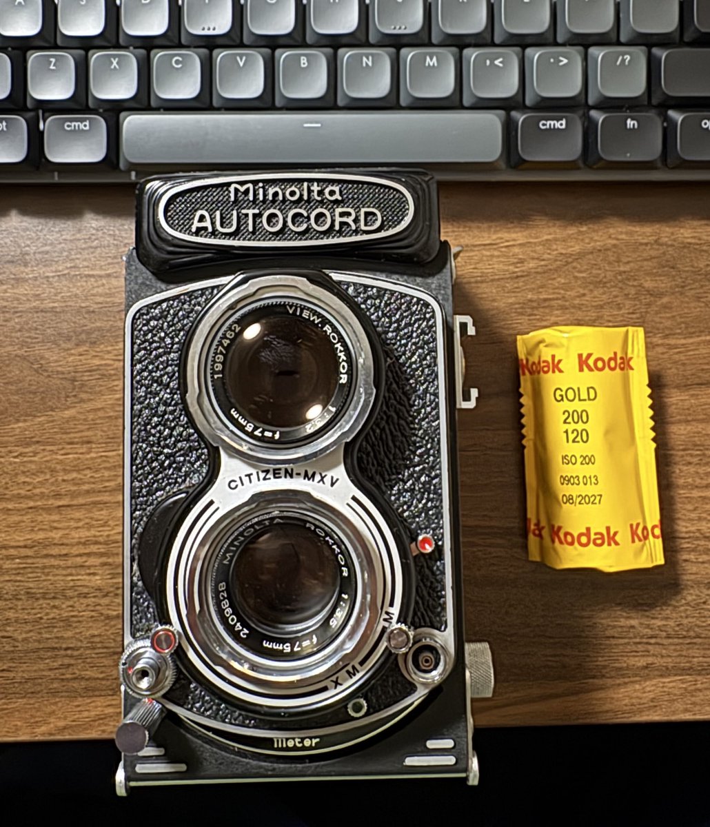 Suggybro's tweet image. 念願の2眼レフ
Minolta AUTOCODE

ちゃんと使えるかテスト中
しばらく色々なところに持っていくかな