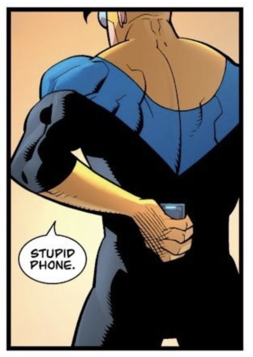 Honeikki's tweet image. SEND HELP HE KEEPS HIS FUCKING PHONE BETWEEN HIS CHEEKS THATS WHERE HE CARRIES IT 😭😭