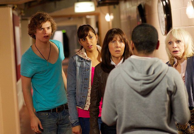 chlo 🏎️ tweet media